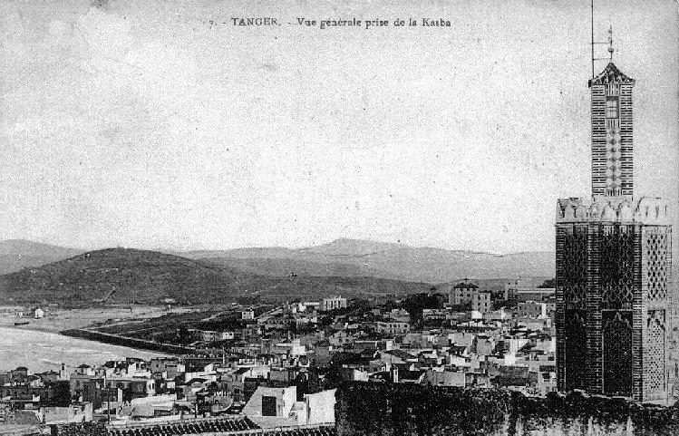 casbah10.jpg - Vue de la CasbahDébut du 20° siècle.Au bout de la plage, la colline du Charf et au fond, les montagnes du RIF.