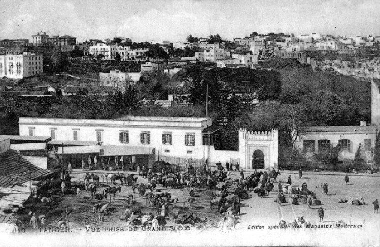 gsocco02.jpg - Soco de afueraDébut du siècle. L'entrée de la Mendoubia.