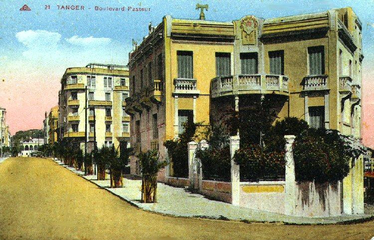 pastr03.jpg - Boulevard PasteurAu fond le Consulat de France. Cette villa du Bd Pasteur se trouvait à l'extrémité basse du Bvd Pasteur.Aujourd'hui se trouve un immeuble qui fait face à l'immeuble accordéon. 