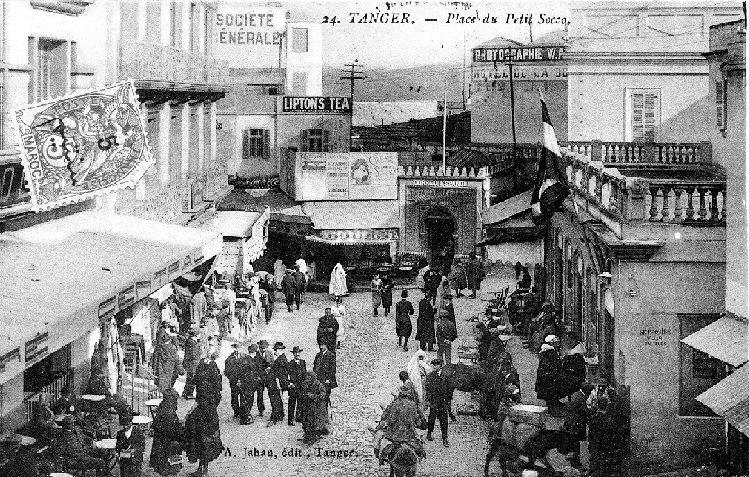 petisoc1.jpg - Soco chico1914.Le Petit Socco avec ses cafés et ses boutiques.Au fond, l'entrée de la Poste Espagnole.