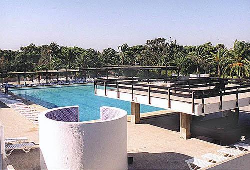 clubmed3.jpg - Villa Harris-La piscine du Club Med