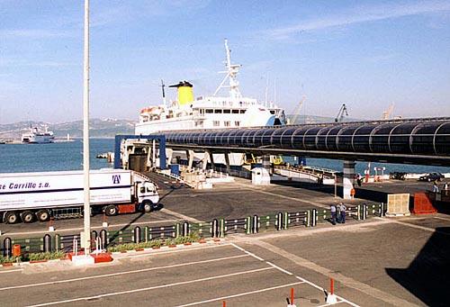 port3.jpg - Le PortQuai d'embarquement 