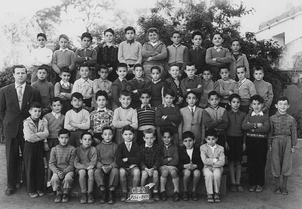b_1954-1955_ce2.jpg - Ecole Berchet - TANGER /  MAROC -  Année scolaire: 1954-1955- CE2-   Photo communiquée par Daniel KollenDe haut en bas    ?,  ?, Robert Litou, ?,  ?,  ?,  ?,  ?,  ?,  ?  ?,  ?,  ?,  ?,  ?,  ?,  ?,  Daniel Kollen, ?,  ?,  ?,  ?, Nicollino  ?,  ?,  ?,  ?,  Chevallier, ?,  ?,  ?,  ?,  ?,  ?,  Caillebotte  ?,  ?,  ?,  ?,  ?,  ?,  ?,  ?.