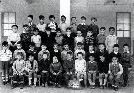 b_1957-1958_maternelle_G.jpg - Ecole Berchet - TANGER / MAROC - Année scolaire: 1957-1958- Maternelle  Photo communiquée par Albert Bengio Paco Lucena nos indica :57-58 sentado 3º por la izquierda maternelle.