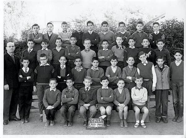 b_1959-1960_cm2.jpg - Ecole Berchet - TANGER / MAROC - Année scolaire: 1959-1960- CM2   Photo communiquée par José Francisco Garcia Lloret        Instituteur : Mr Collignon   2ème rang en partant du haut, dernier à droite : José Francisco Garcia Lloret 