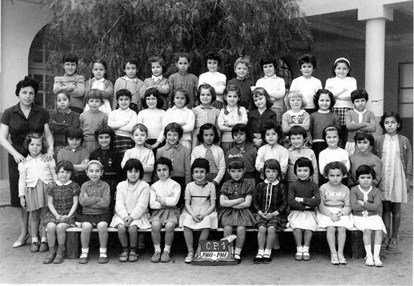 b_1960-1961_cp_1.jpg - Ecole Berchet - TANGER / MAROC - Année scolaire: 1960-1961. photo CP 1  Institutrice : Mme Delubeau  Photo communiquée par Nicole Benzaquen 