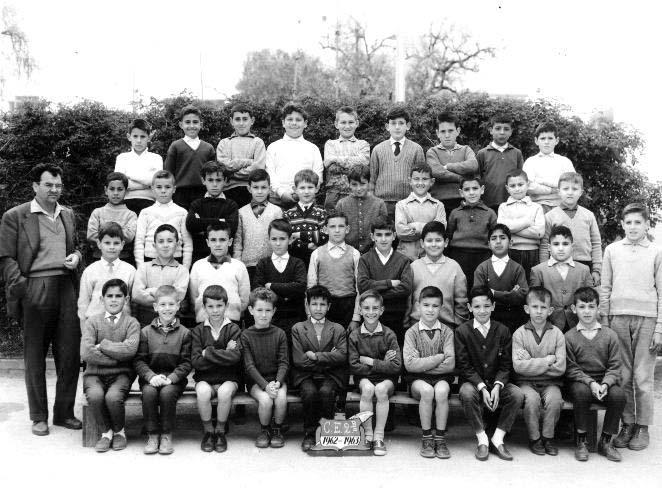 b_1962-1963_ce2_b.jpg - Ecole Berchet - TANGER / MAROC - Année scolaire: 1962-1963- CE2 b  Photo communiquée par Louis Benzaquen    et aussi Daniel Benzaquen