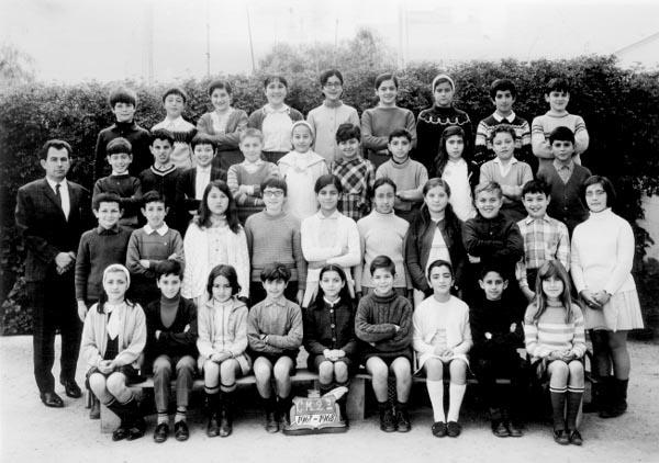 b_1967-1968_cm2_b.jpg - Ecole Berchet - TANGER / MAROC - Année scolaire: 1967-68 -CM2   Photo communiquée par Mª Dolores Martinez