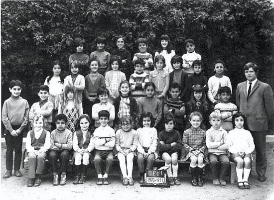 b_1970-1971_ce1_1.jpg - Ecole Berchet - TANGER / MAROC - Année scolaire: 1970-1971 - CE1 -1 Photo communiquée par Maria de la Luz Cabanillas Jimenez & Daniel Paltrinieri 