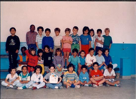 b_1988_1989_ce1.jpg - Ecole Berchet - TANGER / MAROC - Année scolaire: 1987-1988- CE 1   Photo communiquée par Jacques Combaz 