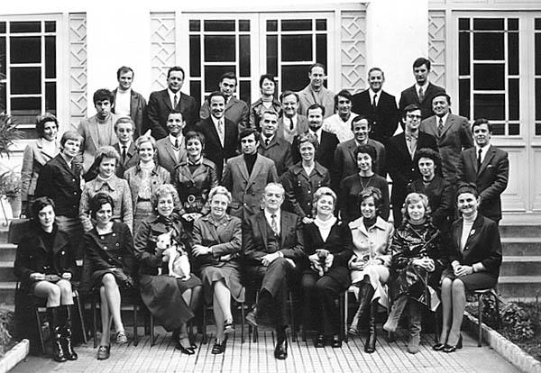 r_1971-1972_profs-admin.jpg - Lycée Regnault - TANGER / MAROC - Professeurs et administration 1972.Photos communiquées par Marc Regagnon 