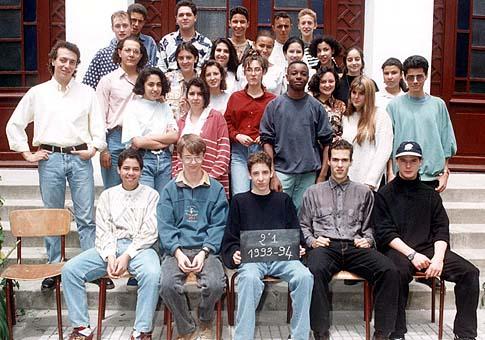 r_1993-1994_2de1.jpg - Lycée Regnault - TANGER / MAROC - Année scolaire: 1993-94 -2ème1 M. Tatoud, Professeur de Biologie.Photo communiquée par Roger TATOUD (Professeur de Biologie) 