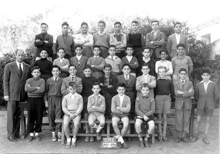 p_1955-1956_CM2.jpg - Ecole Perrier - TANGER / MAROC1955-56- CM2 Communiquée par Oleg Vargas De haut en bas et de gauche à droite: Torrecilla-Bouchara-x-Roux-Roncero-Ramonet-Ariza-Gavilan Mr Pelofi-Eljarrat-Lozano-Santos-Almagro-x-El Ouazzani-Almeiro-Quelcuti-Aranda Rafael-Ventaja-Alcalde-Fernandez-Hudson-Mora-Israel-De Blieck-Benmergui-Benquesus. Perrel-Khamal-Vargas-Garoux. 