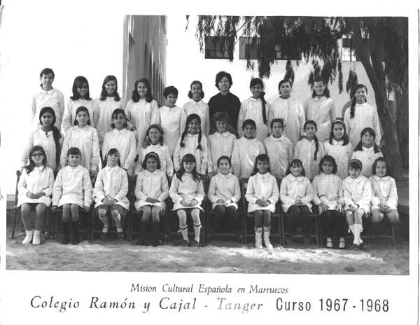 G_1967-1968_c.jpg - Grupo Escolar Español (RAMON Y CAJAL) - Tanger / MarruecosCurso 1967/1968. Foto enviada por Maria Jesus y Rafael MILLAN DEL PINO  Angeles Olmo: fila de atras de izquierda a derecha la segundaMaria Jesus Millan : fila de izquierda a derecha la segunda.Me gustaria tener noticias de todas vosotras.Contactar al Email de mi hermano 