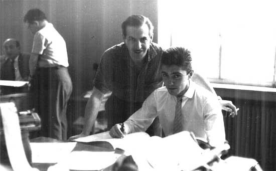 UNIBAN_01.jpg - UNIBAN - Foto Enviadas por Adolfo Ariza Union Bancaria Hispano Marroqui.- TANGER   Oficina Central Yo sentado, Con Andres Lopes y Cubero sentado en mesa del fondo. 