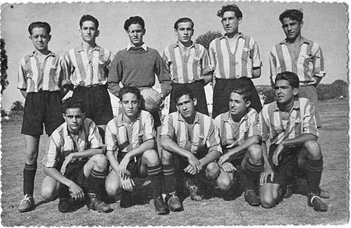Union_Tangerina.jpg - Union_Tangerina de Tánger - TANGER / MARRUECOS  Enviada por Rafael Sánchez 'Pahiño' y Aida Cruz y transmitida por Eusebio Tejeda Muñoz  de izq. a dcha:  De pie: Cantalejo, ?, Aniceto, Mati, Rojas y Puente   Agachados : Pahiño, M. Vallejo, M. Algaba, Sierra y A. Romero  